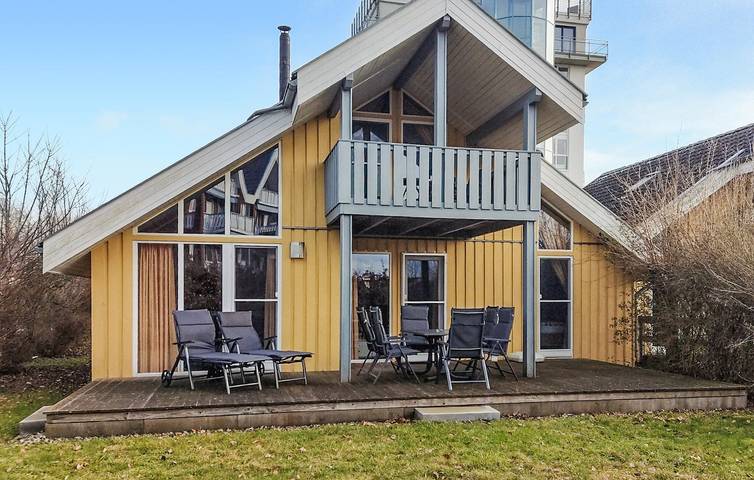 Ferienhaus mit Meerblick für 6 Personen, mit Terrasse und Whirlpool sowie Garten und Sauna in Rechlin