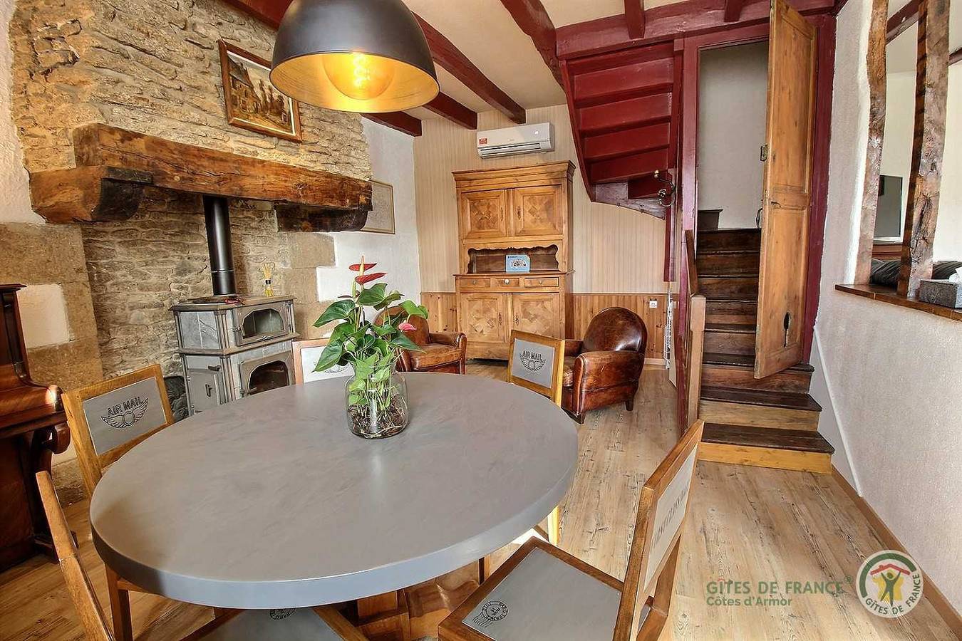 Titan in Yvignac-la-Tour, Región de Dinan