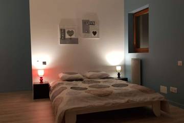 Gîte pour 6 personnes, avec terrasse et jardin dans Arbusigny