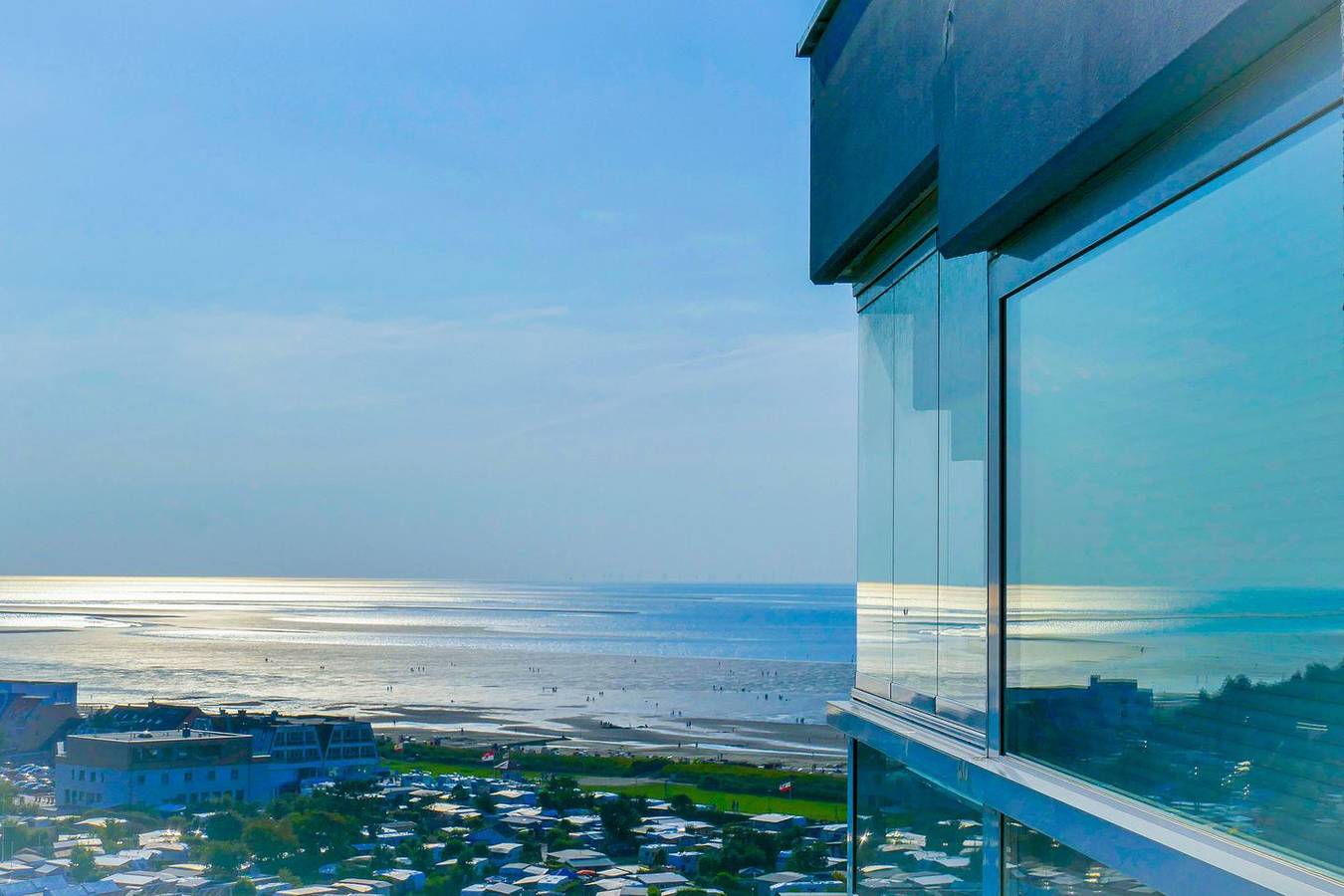Ganze Wohnung, 1305 in der 13. Etage - Hoch oben, voll Sonne, mit Blick aufs Meer in Sahlenburg Strand, Cuxhaven