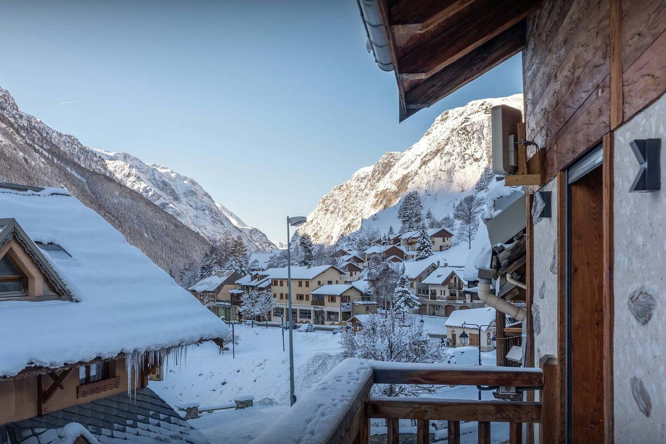 House for 4 with balconies overlooking the Écrins Massif - Ovo Network in Les Hieres, La Grave