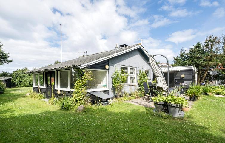 Feriehus for 4 personer med terrasse in Langø, Martofte