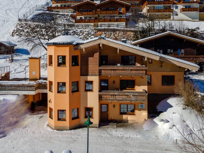 Chalet für 22 Personen, mit Balkon und Terrasse sowie Sauna in Saalbach