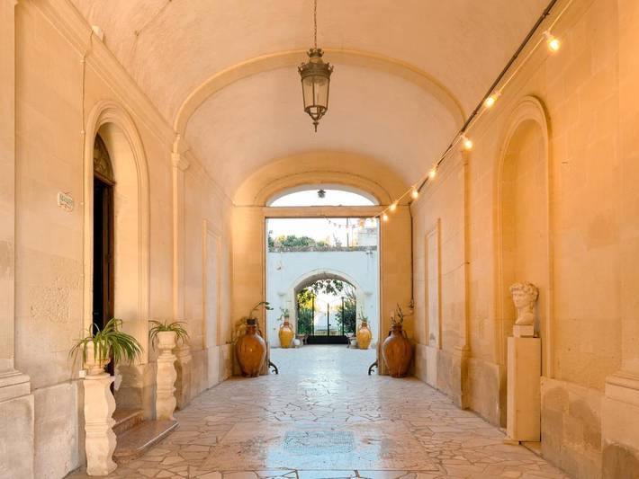 Location de vacances pour 3 personnes, avec vue ainsi que jardin et piscine à Calimera