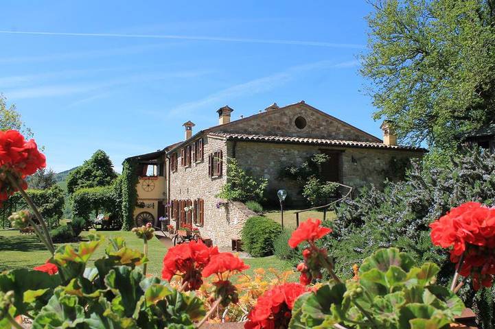 Appartamento intero, Casale in collina. Appartamento Romantico per 2 persone. Vista panoramica! in Urbino, Pesaro-Urbino