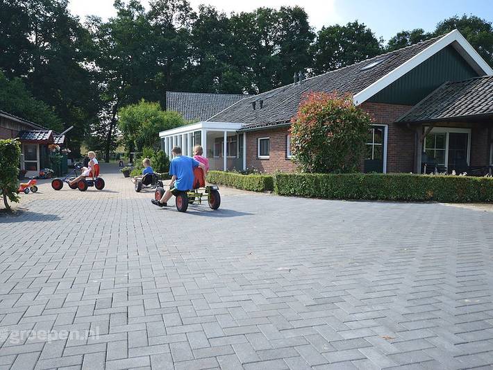 Ferienhaus für 22 Personen, mit Balkon/Terrasse und Terrasse in den Niederlande