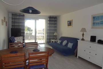 Gîte pour 5 personnes, avec balcon dans Office De Tourisme De Saint Cyr Sur Mer