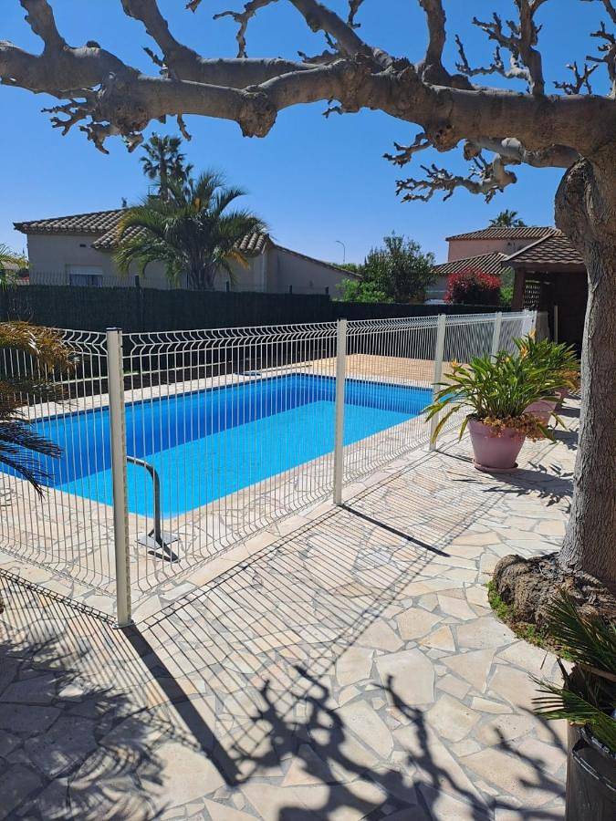 Four-Bedroom Holiday Home in Claira, Côte d'Améthyste