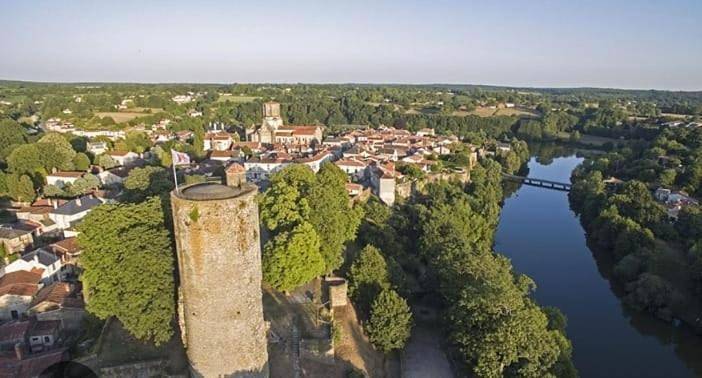 Gîte pour 2 personnes, avec vue et jardin à Vouvant - 3