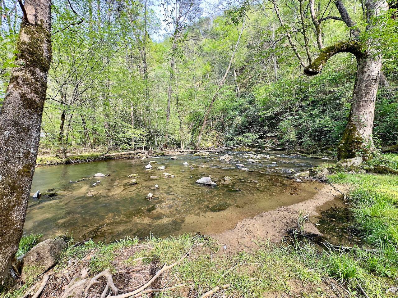Entire apartment, Cove Creek Overlook in Cove Creek Cascades, Sevier County