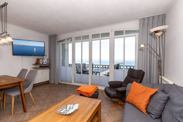Entire apartment, Tolles Ostsee-Apartment mit Balkon und direktem Meerblick in erstklassiger Lage! in Ostseebad Kühlungsborn, Kühlungsborn