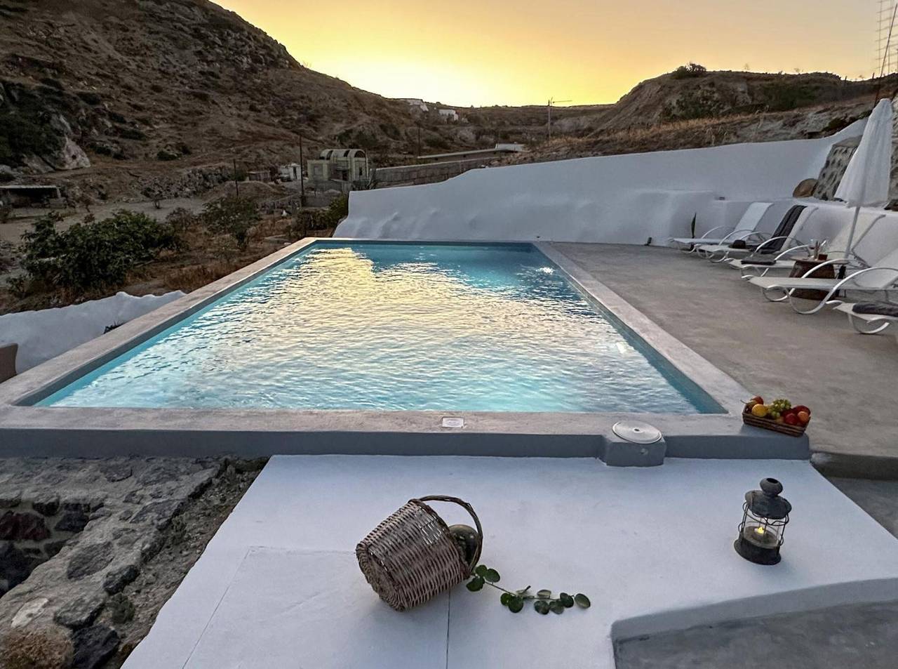 Hel lejlighed, Apartment 'Studio' with Wi-Fi and Air Conditioning in Emporio, Santorini