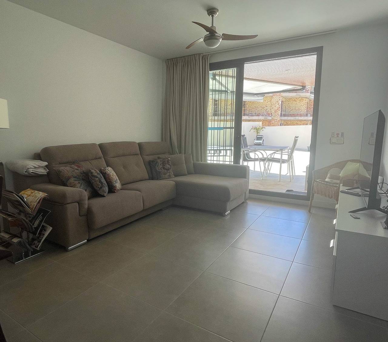Apartamento inteiro, Apartamento 'Cucurrox' com Vista Mar, Piscina Partilhada e Wi-Fi in Torrox Costa, Torrox