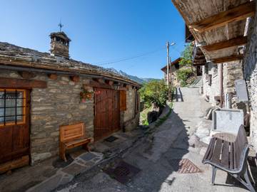 Holiday Apartment for 4 People in Comune di Avise, Aosta Valley, Photo 2
