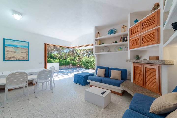 Villa 'Gerbera - 250m Dal Mare' with Sea View, Wi-Fi and Air Conditioning in Portobello (Sardinia), Aglientu