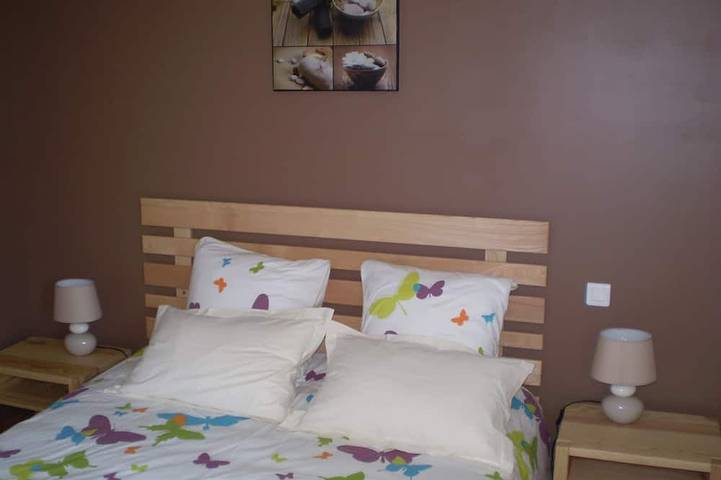 Gîte pour 9 personnes, avec jardin et terrasse à Sévérac-l'Église - 4