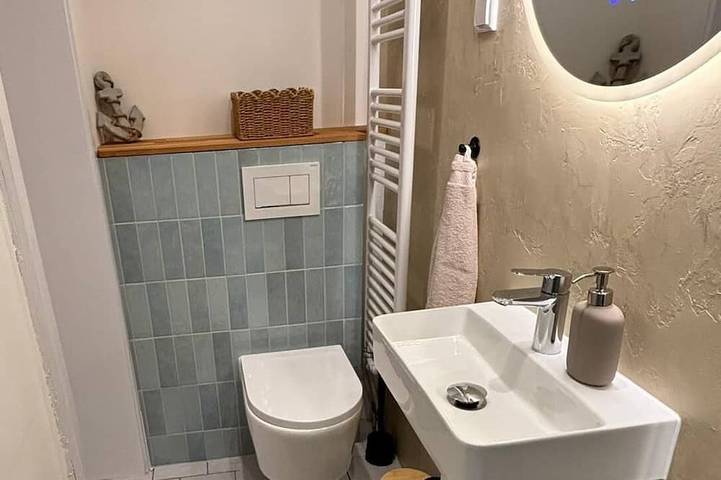 Ganze Wohnung, Ferienwohnung Meerzeit - am Strand mit Parkplatz und Terrasse, frisch renoviert in Schönberg, Südliche Ostseeküste