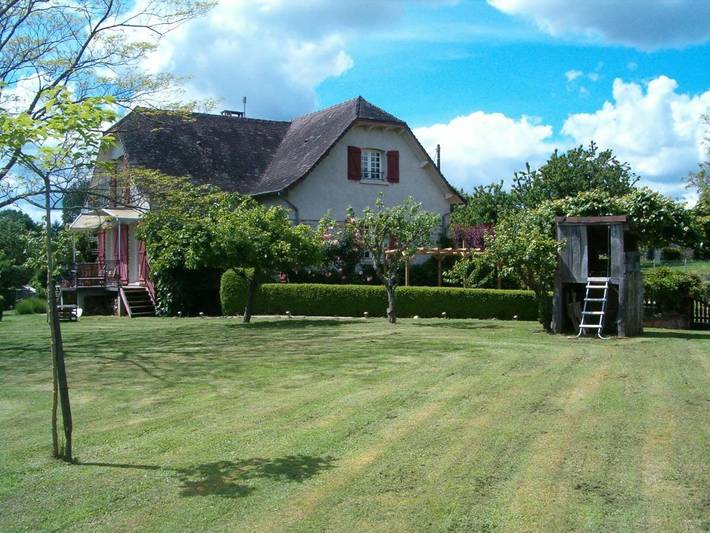 Chambre d’hôte pour 6 personnes, avec Balcon et Terrasse ainsi que Jardin et Piscine