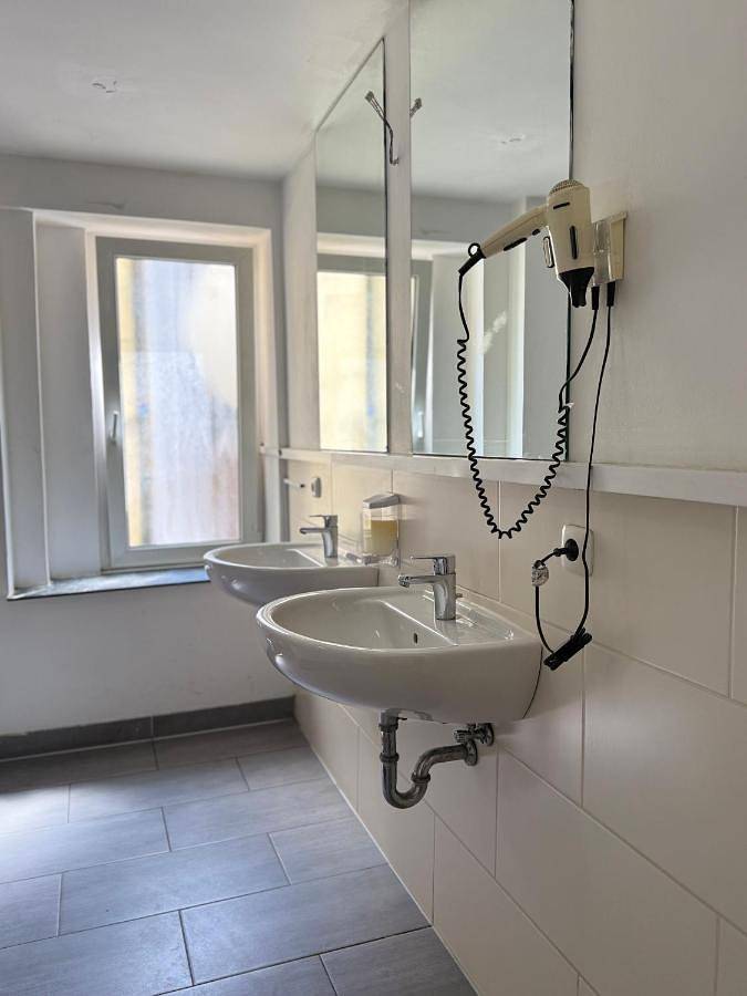 Hotel Garni Emir in Keulen, Rijnland