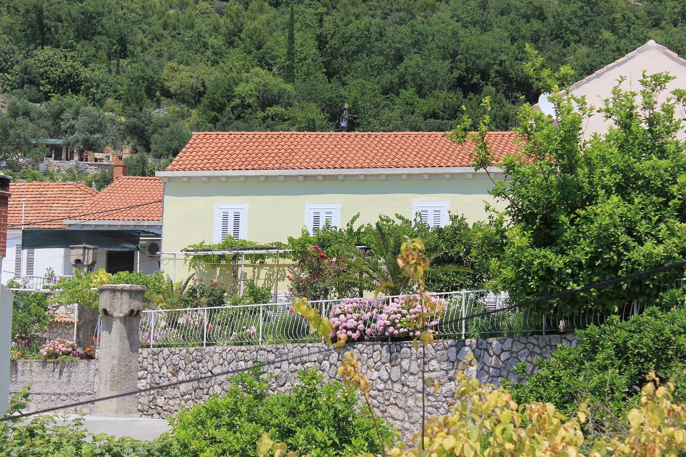 Ganze Wohnung, 3-Zimmer-Ferienwohnung mit Terrasse Trsteno, Dubrovnik -a in Brsecine, Grad Dubrovnik