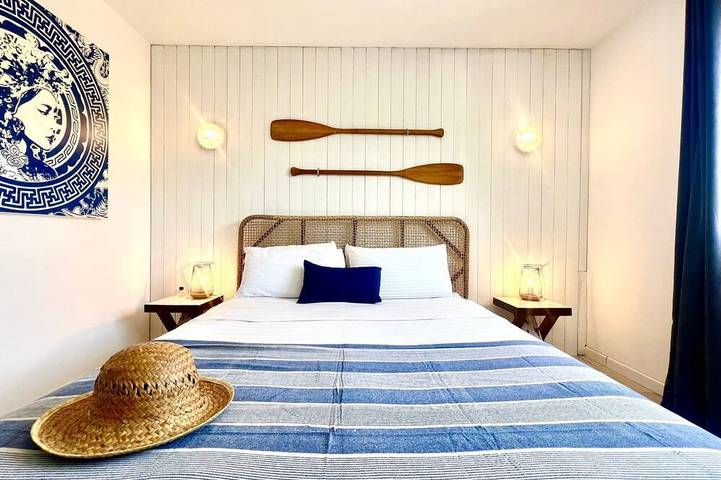 Casa Blue Art in Pals, Costa Brava