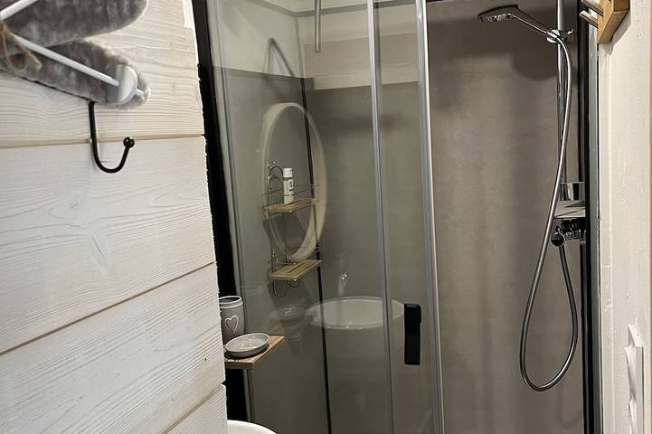 Gîte pour 2 personnes, avec terrasse et jardin à Lathuile - 4