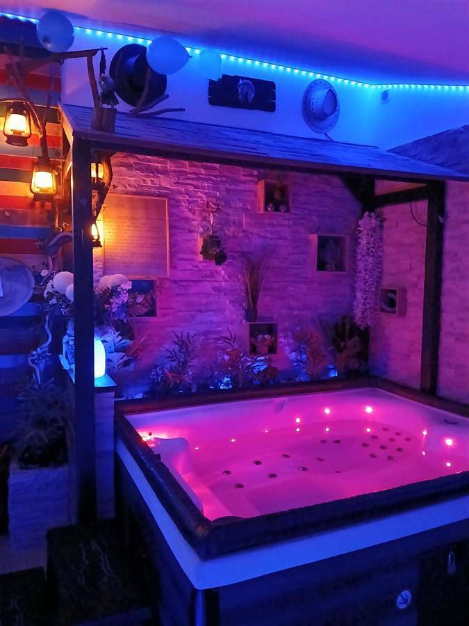 Maison de vacances pour 2 personnes, avec jardin et jacuzzi