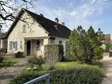 Gîte pour 4 personnes, avec terrasse et jardin, animaux acceptés à Loubressac