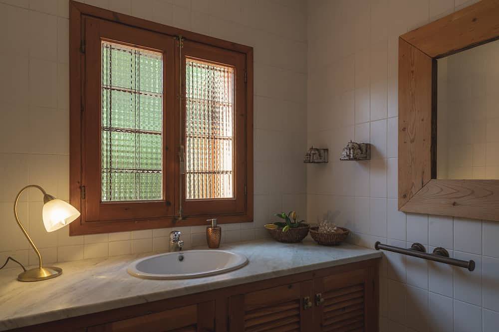 Cana Lúa. Et-0485-E. Villa con fantásticas vistas al mar y de las puestas de sol in Cala Tarida, Sant Josep de sa Talaia