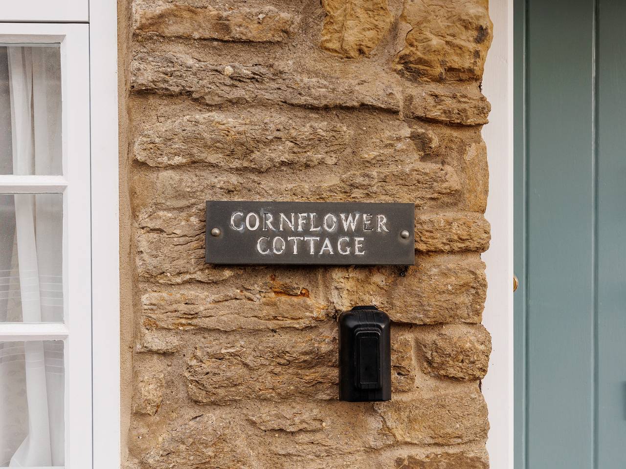 Cornflower Cottage in Burton Bradstock, Dorset