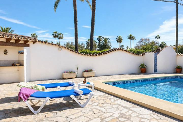 Villa für 8 Personen, mit Terrasse und Garten in Dénia - 2