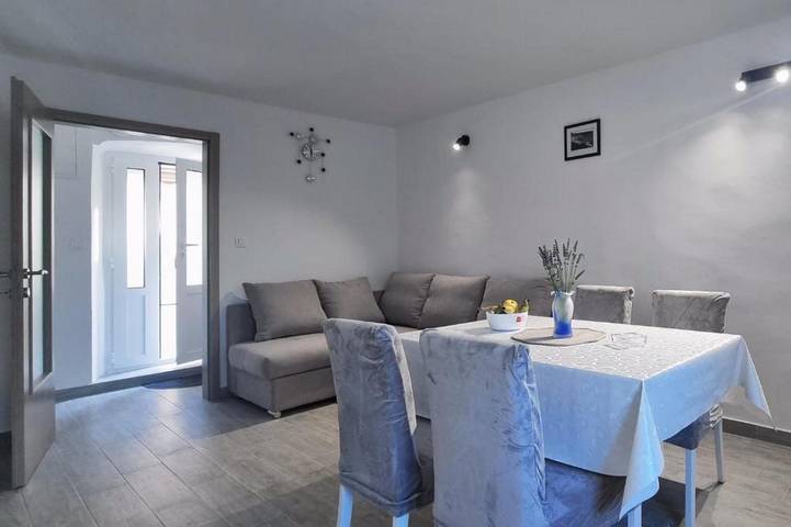 House Zlatni otok in Zlarin (Kroatische Adria), Dalmatinische Inseln