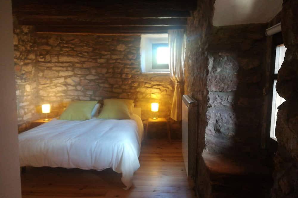 Mas traditionnel du 14ème siècle dans le parc naturel du Montseny in Figaró-Montmany, Barcelone l'intérieur des terres