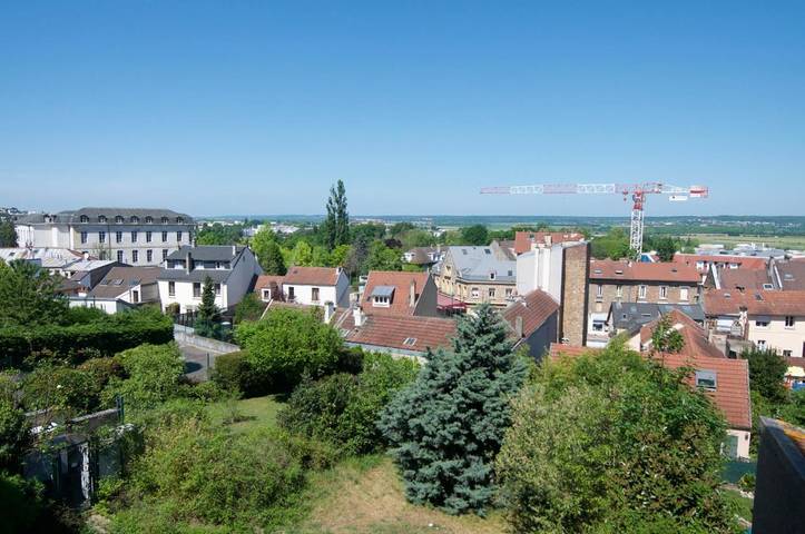 Gîte pour 4 personnes, avec terrasse, animaux acceptés à Saint-Cyr-l'École - 3