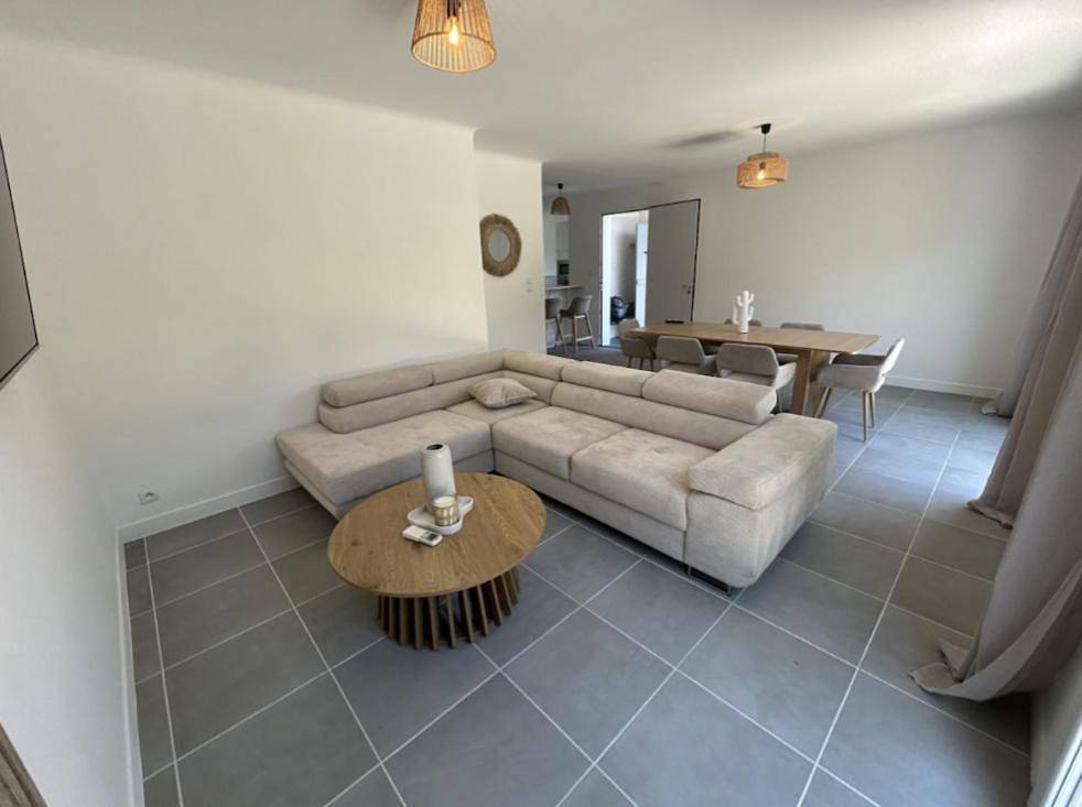 Three-Bedroom House in Berre-l'Étang, Côte méditerranéenne (France)