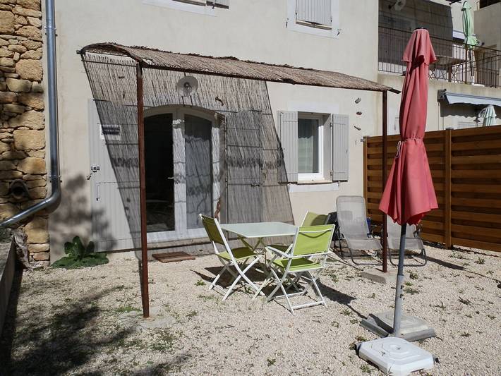 Gîte pour 2 personnes, avec jardin et terrasse dans Auvergne-Rhône-Alpes - 2