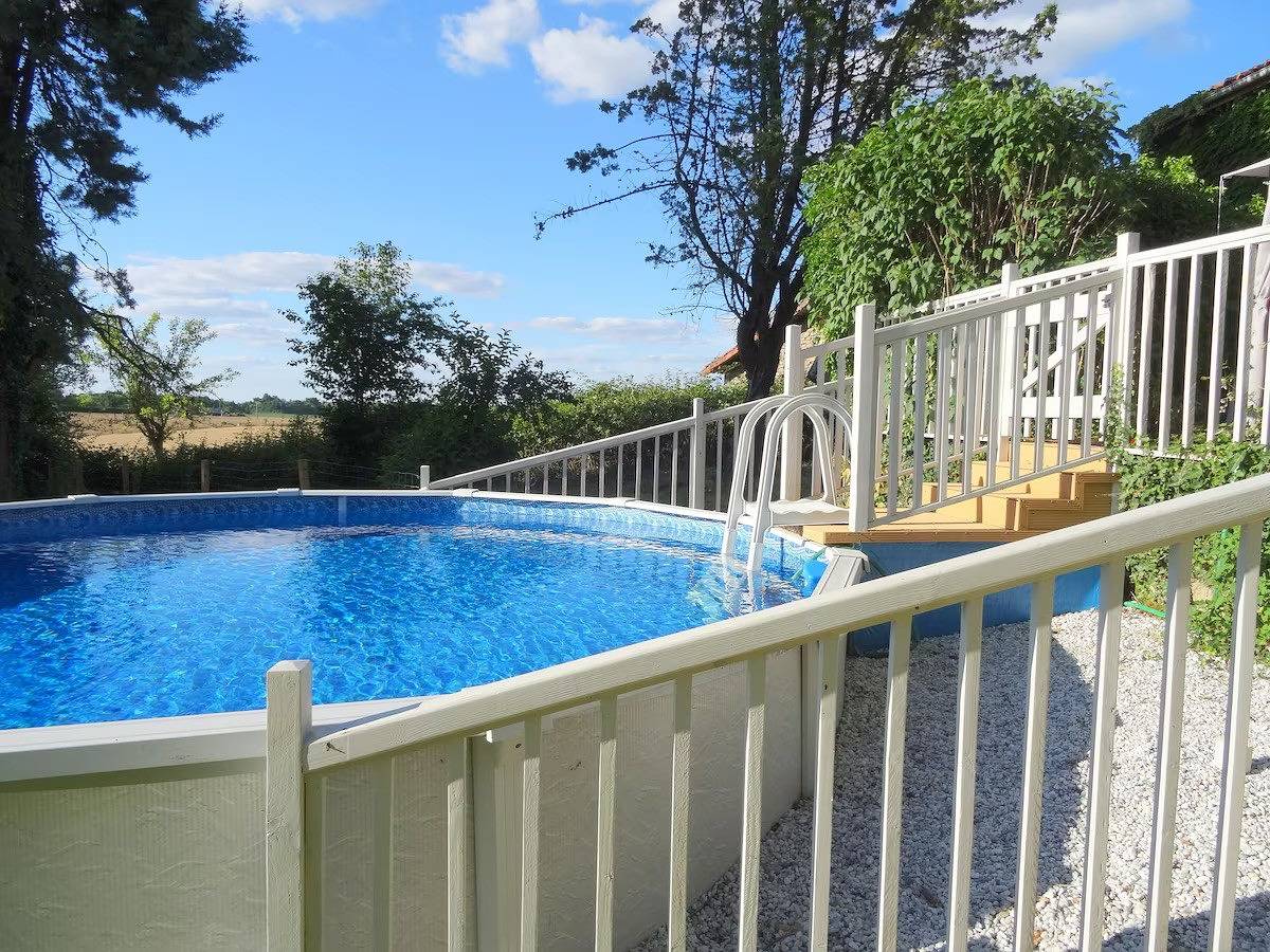 Maison de vacances pour 9 personnes avec jardin in Nanteuil-en-Vallée, Charente