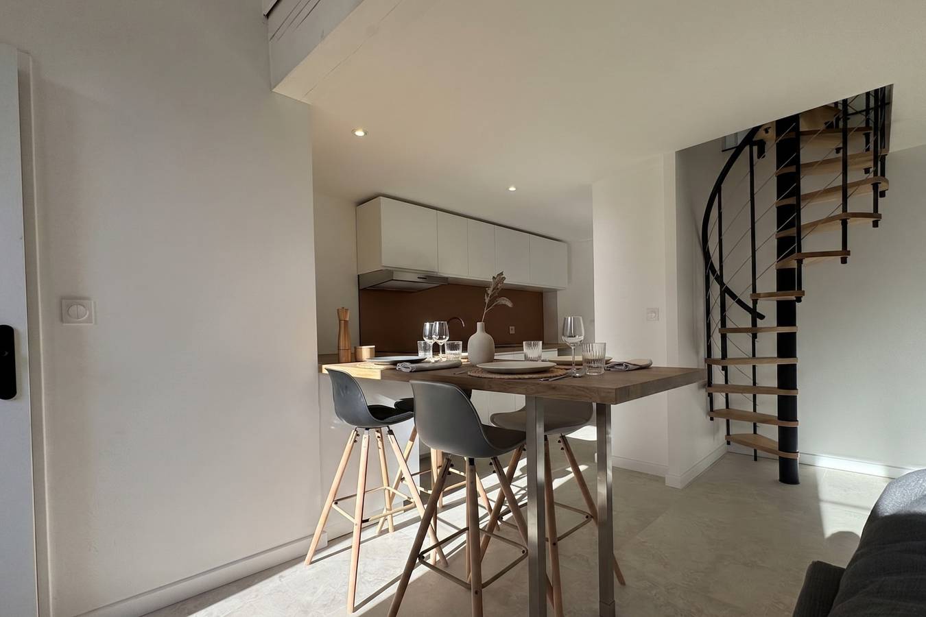 Apartamento entero, Spacious renovated apartment in the heart of Nîmes in Nimes, Region de Nimes