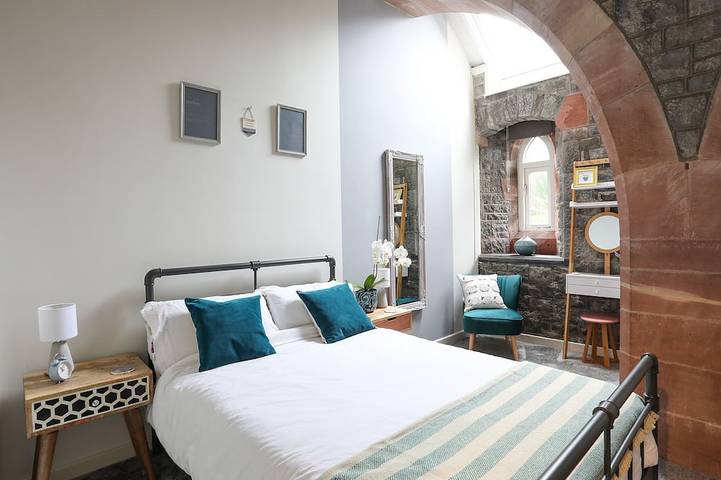 Dinlle, country holiday cottage in Criccieth in Criccieth, Gwynedd