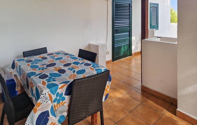 Cool Apartment with Pool, Terrace & Parking 2km from Dietro San Lorenzo Beach in Vieste, Gargano