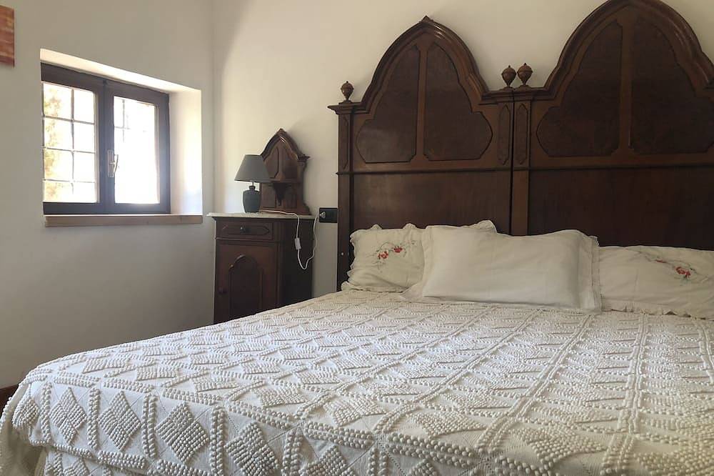 Ganze Wohnung, Villa Nogarola - private pool and garden in Caprino Veronese, Gardasee-Berge