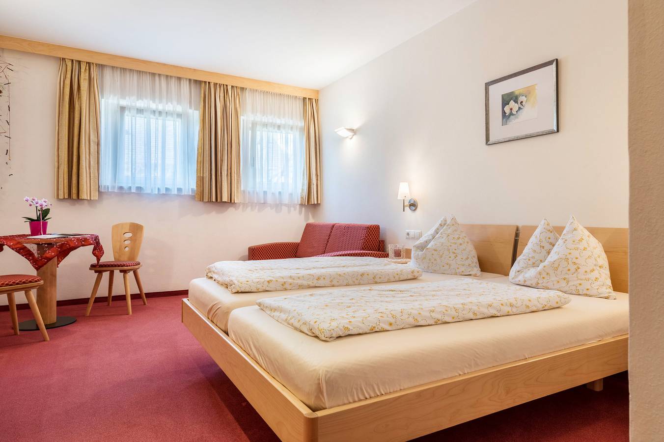 Entire apartment, Holiday Apartment "Rosengarten A" with Mountain View, Private Terrace & Wi-Fi in Oberkreuth, Terlan