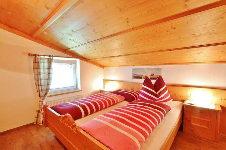 Ferienwohnung für 2 Personen, mit Pool und Balkon