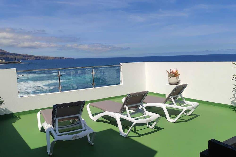 Housing, with 2 bedrooms, kitchen, bathroom, living room and solarium. in El Pagador, Moya