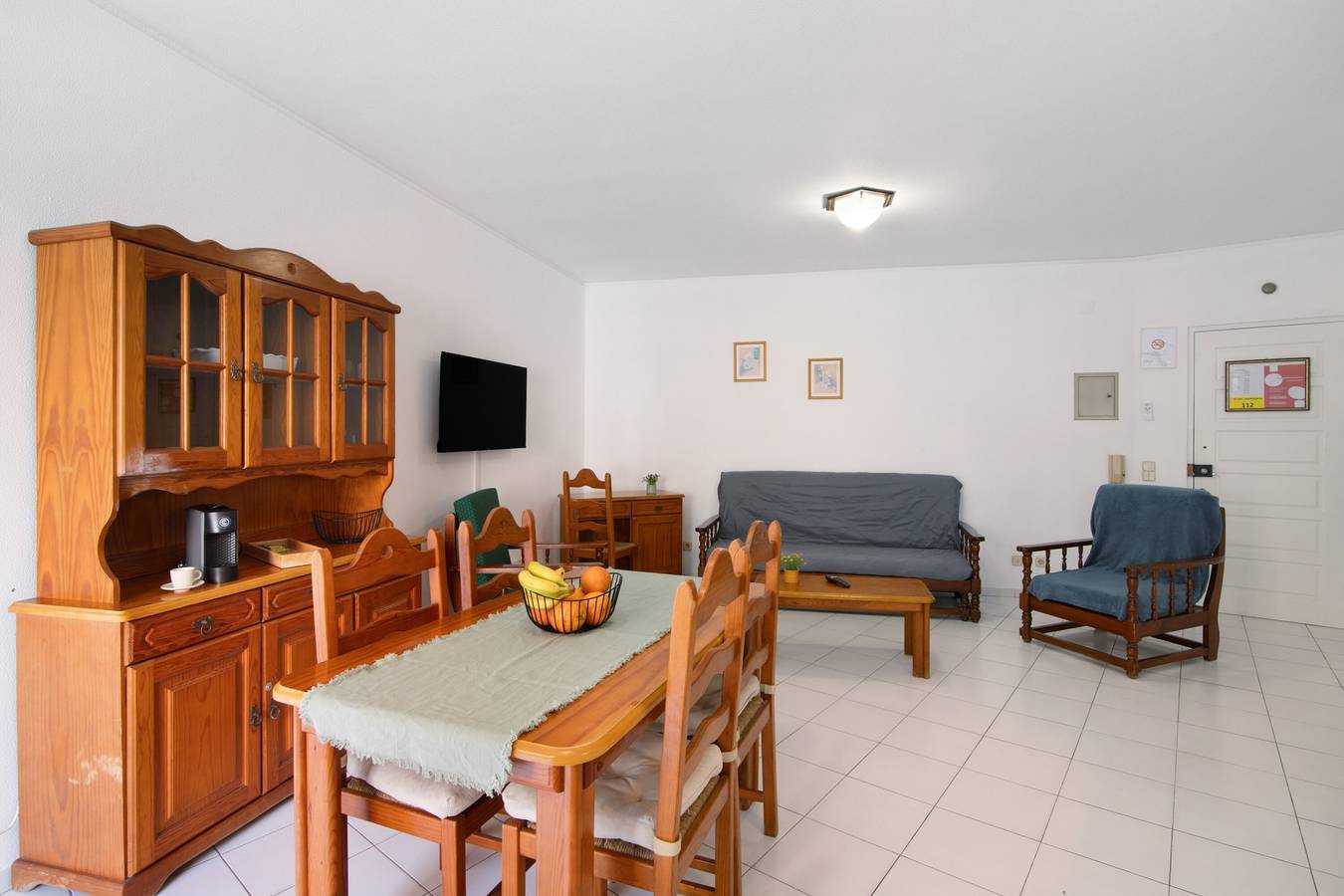 Ganze Wohnung, Ferienwohnung 'Tranquil Escape - Praia Da Rocha' mit Gemeinschaftspool, Wlan und Klimaanlage in Praia da Rocha, Portimão