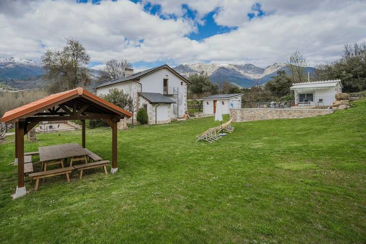 Chalet para 10 personas, con jardín, Se admiten mascotas en Sierra de Gredos - 2