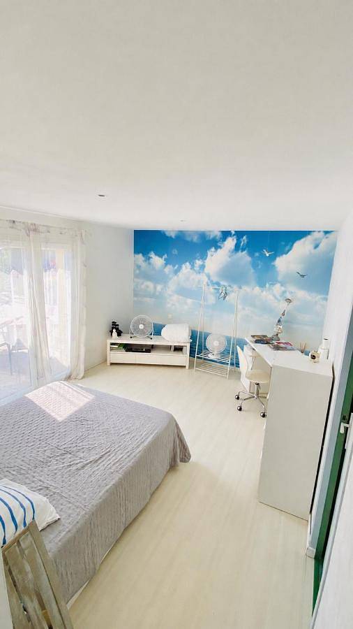 Chambre d’hôte pour 2 personnes, avec Terrasse et Jardin ainsi que Piscine et Vue à Lisle-sur-Tarn