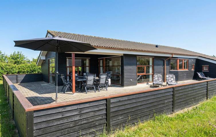 Ferienhaus für 8 Personen, mit Terrasse und Whirlpool sowie Garten und Sauna in Pøt Strandby - 2