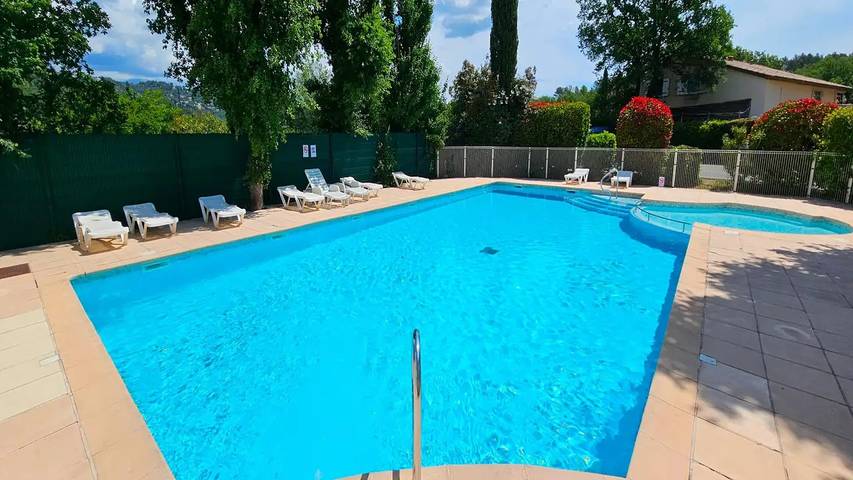 Location de vacances pour 5 personnes, avec Terrasse et Piscine à Tourrettes - 2