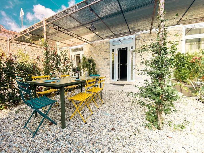 Ferienwohnung für 4 Personen, mit Terrasse und Garten in Bordighera
